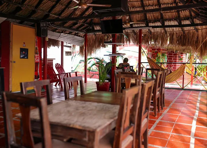 Hostal La Guaca (Adults Only)